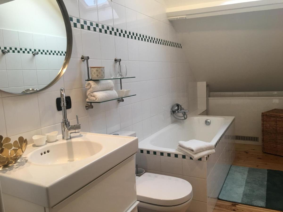 Blue Alice Brussels Aparthotel Екстериор снимка