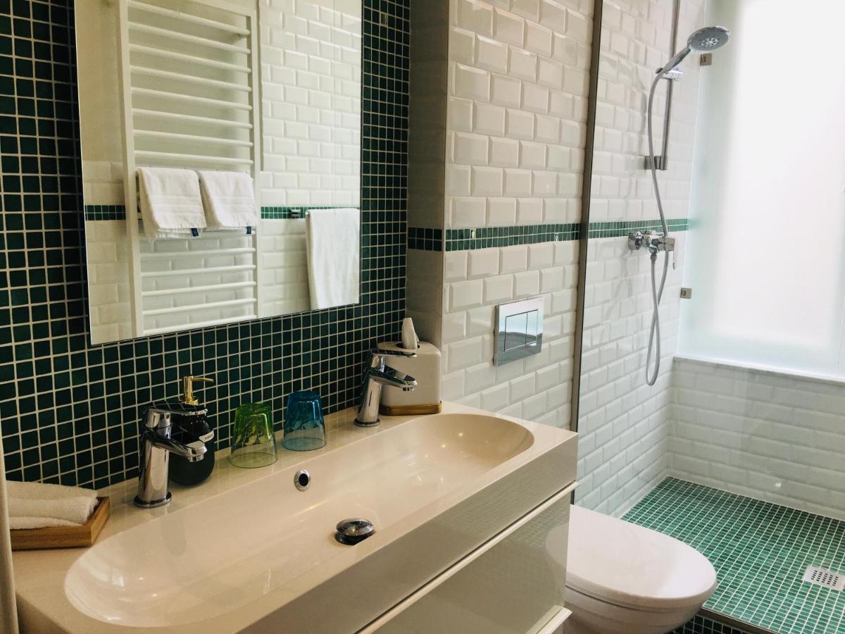 Blue Alice Brussels Aparthotel Екстериор снимка