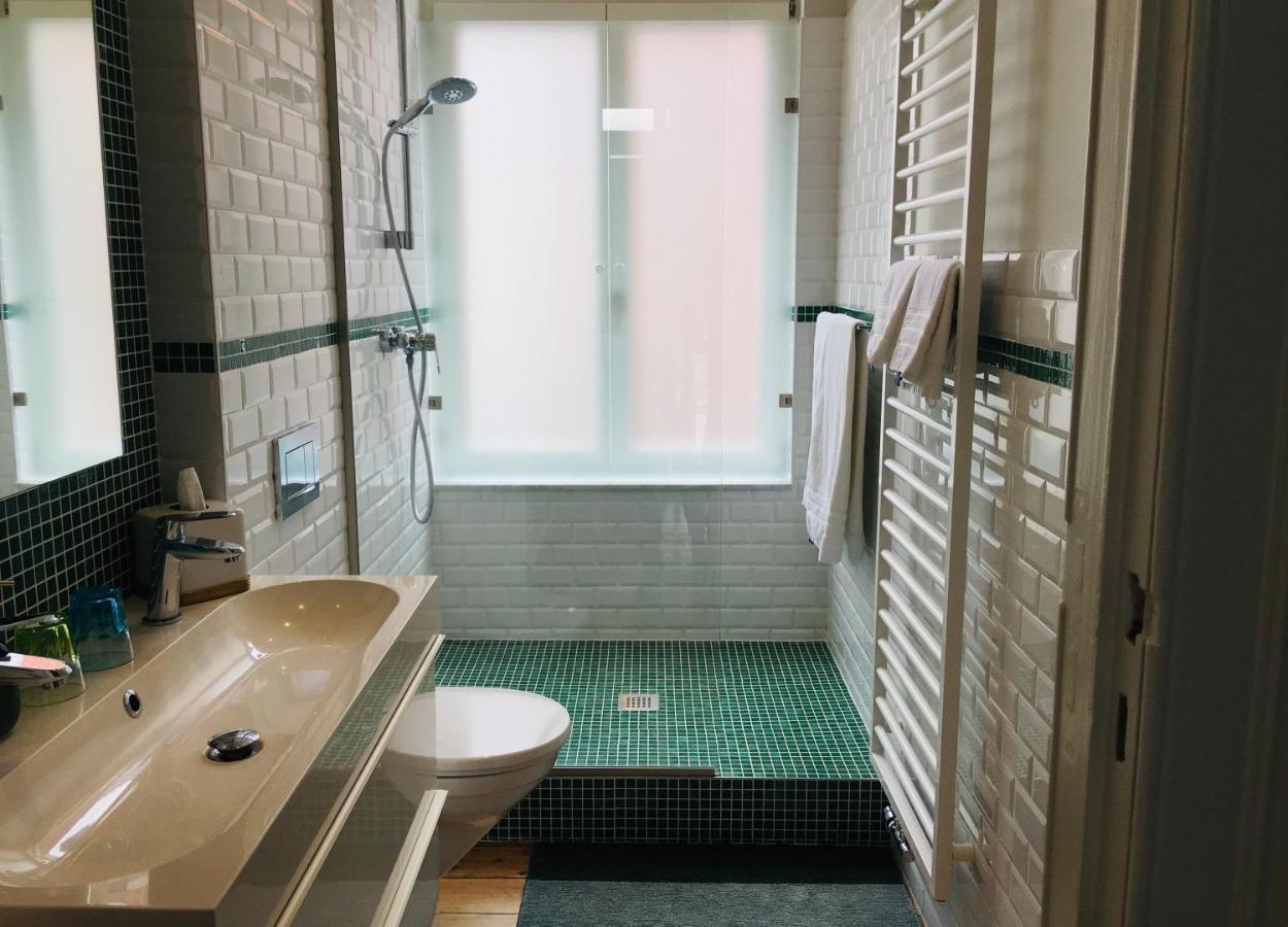 Blue Alice Brussels Aparthotel Екстериор снимка