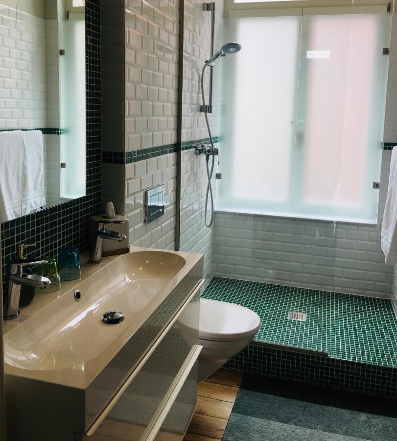 Blue Alice Brussels Aparthotel Екстериор снимка